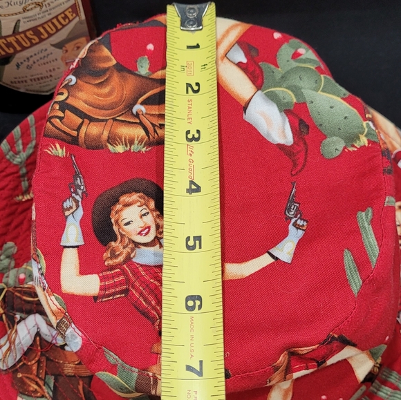 Reversible Pin-Up Cowgirl Themed Bucket Hat - Picture 6 of 7